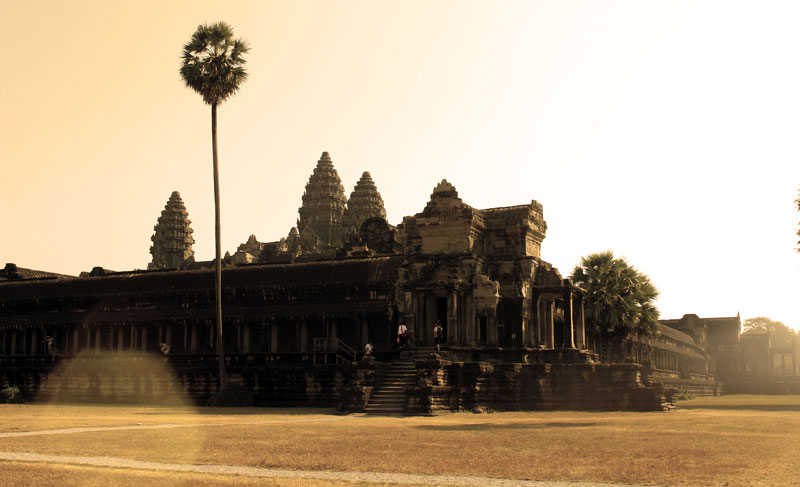 Angkor-Wat-in-gold