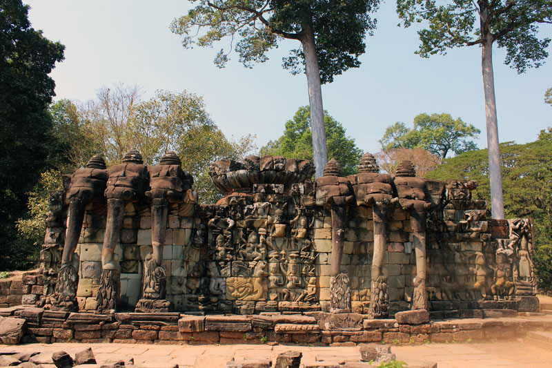 The-elephant-field-in-Angkor-Thom